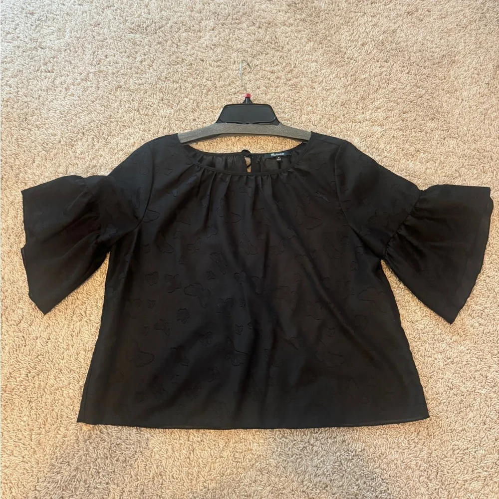 Madewell Black Butterfly Print
Jacquard Ruffle Blouse Size M - Picture 2 of 12